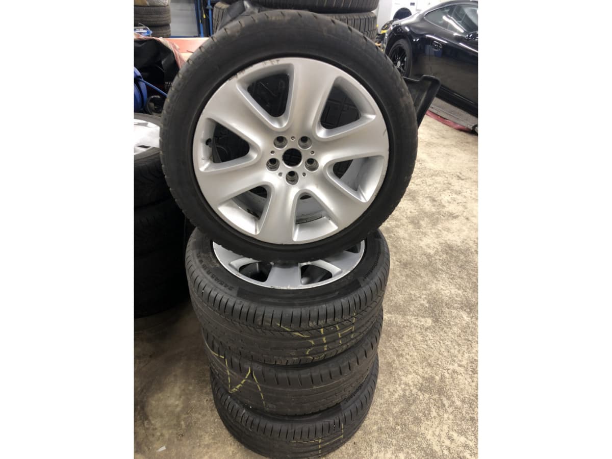 Jantes alu + Pneus hiver 18 245/45 R18 100W - Photo 1