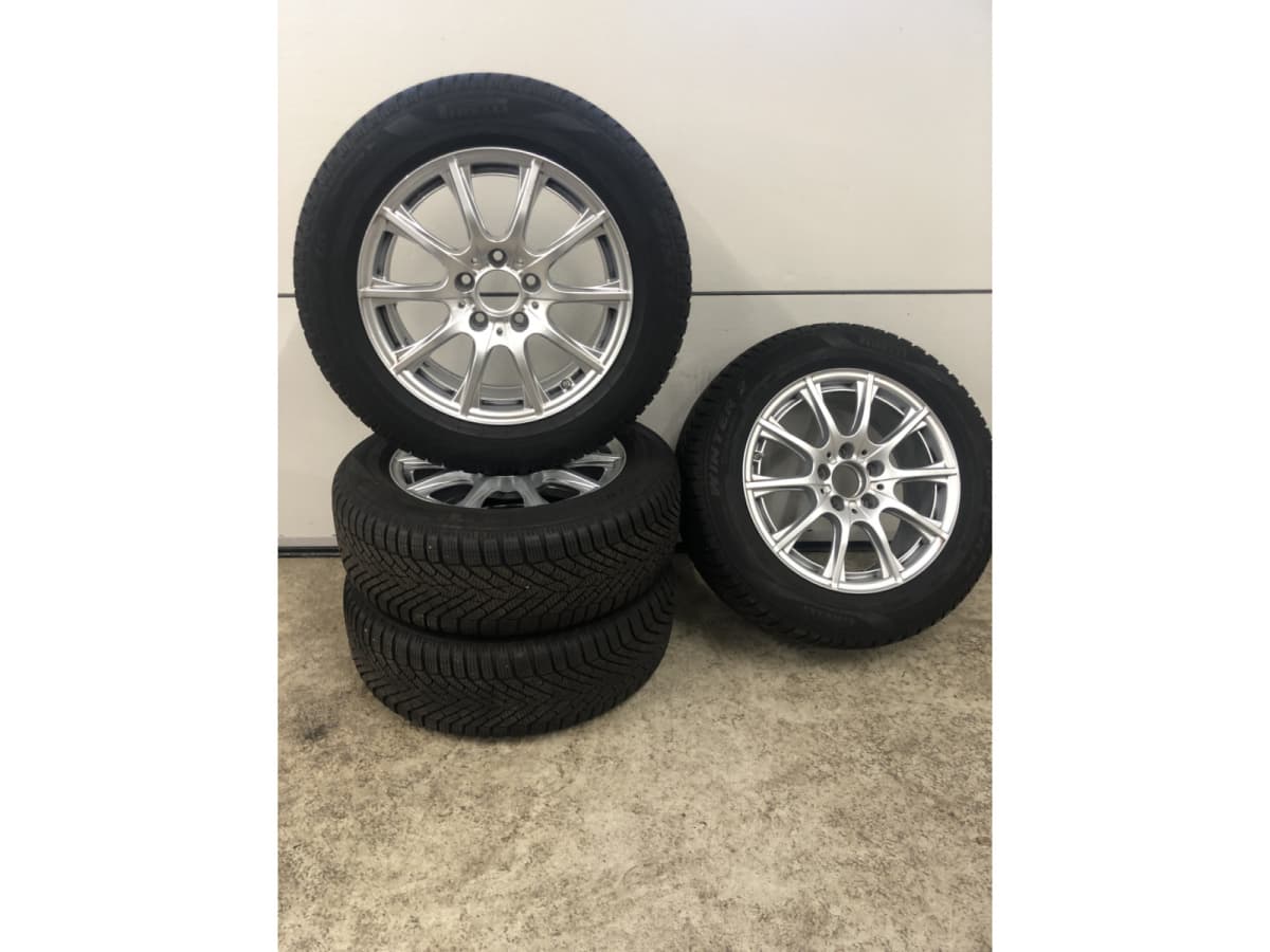 Jantes alu + Pneus hiver 16 205/60 R16 96H - Photo 1