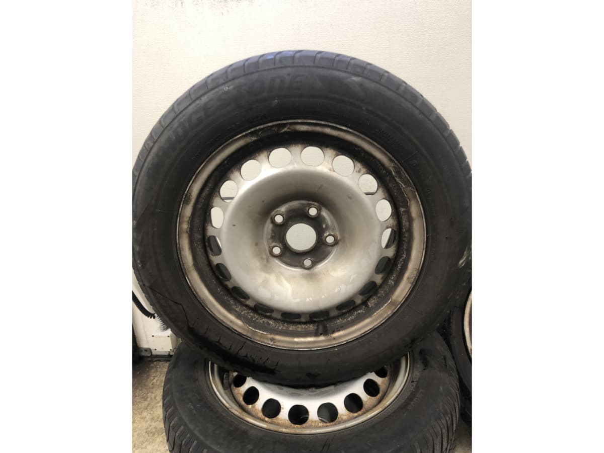 Jantes acier + Pneus hiver 16 205/60 R16 96H - Photo 1