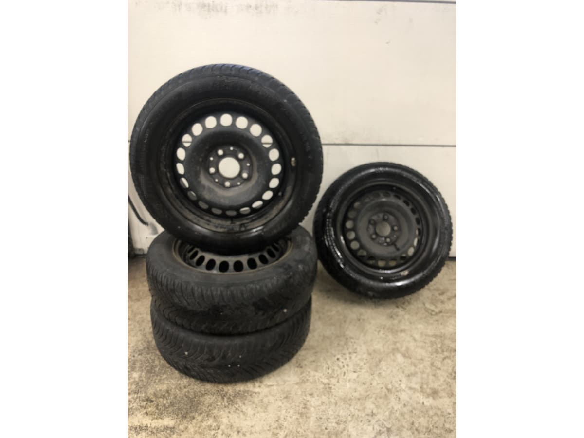 Jantes acier + Pneus hiver 16 205/55 R16 91H - Photo 1