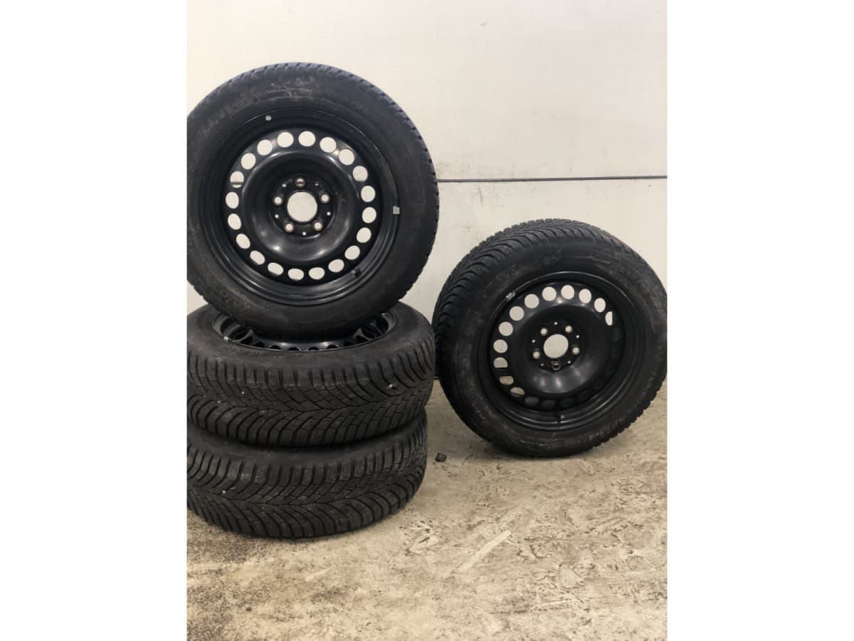 Jantes acier + Pneus hiver 16 205/55 R16 91H - Photo 1