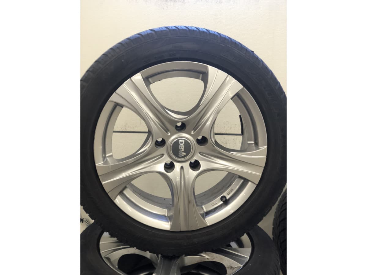 Jantes alu + Pneus hiver 17 225/50 R17 94H - Photo 1
