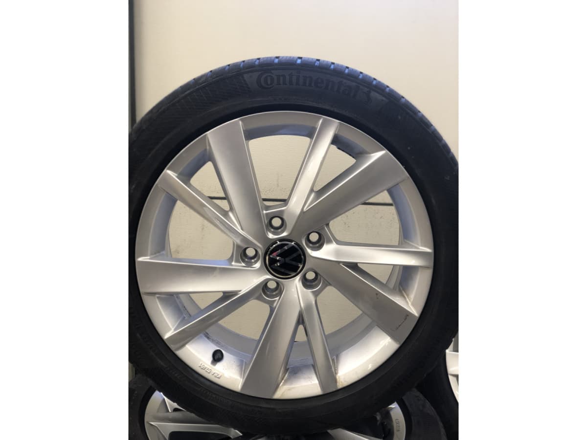 Jantes alu + Pneus hiver 17 205/50 R17 93V - Photo 1