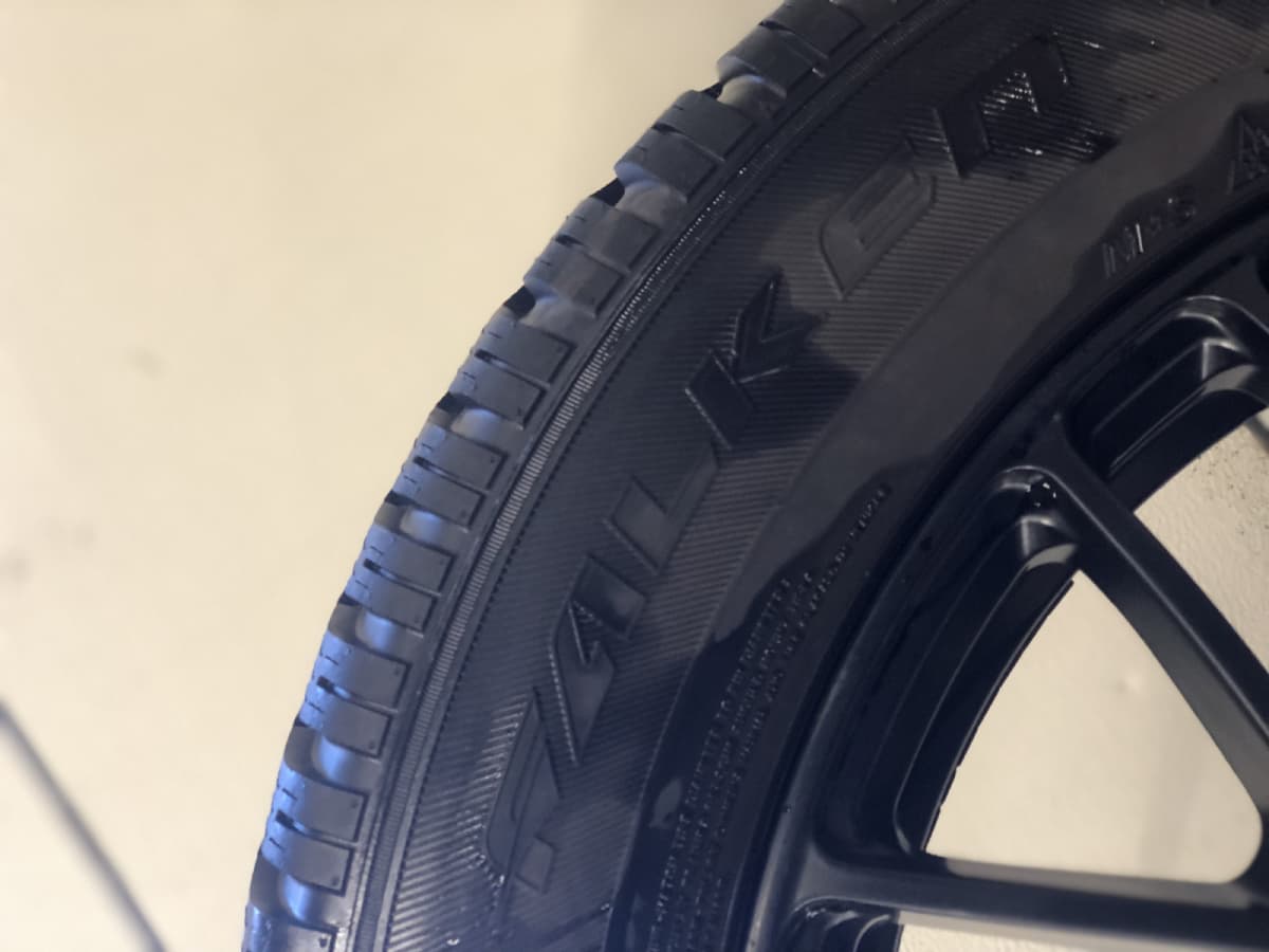 Jantes alu + Pneus hiver 19 255/55 R19 111V - Photo 1
