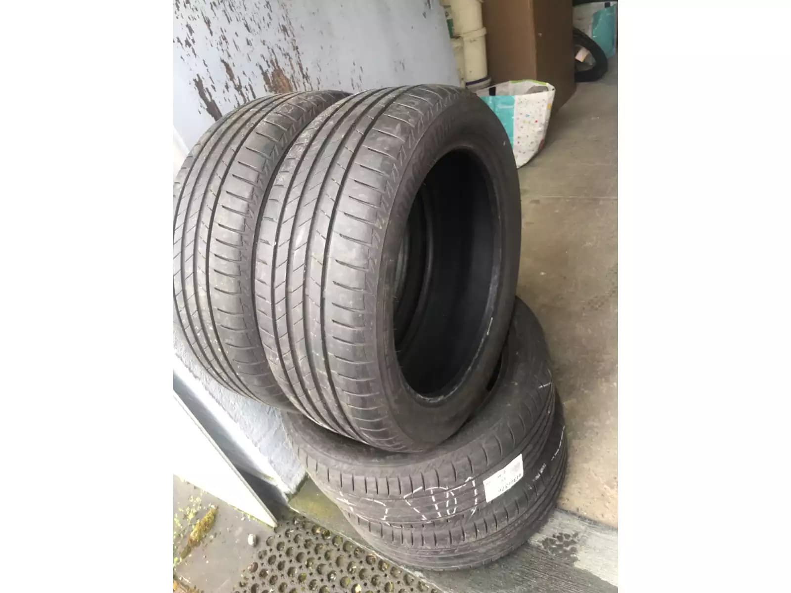 Pneus été 18 225/50 R18 99W - Photo 1