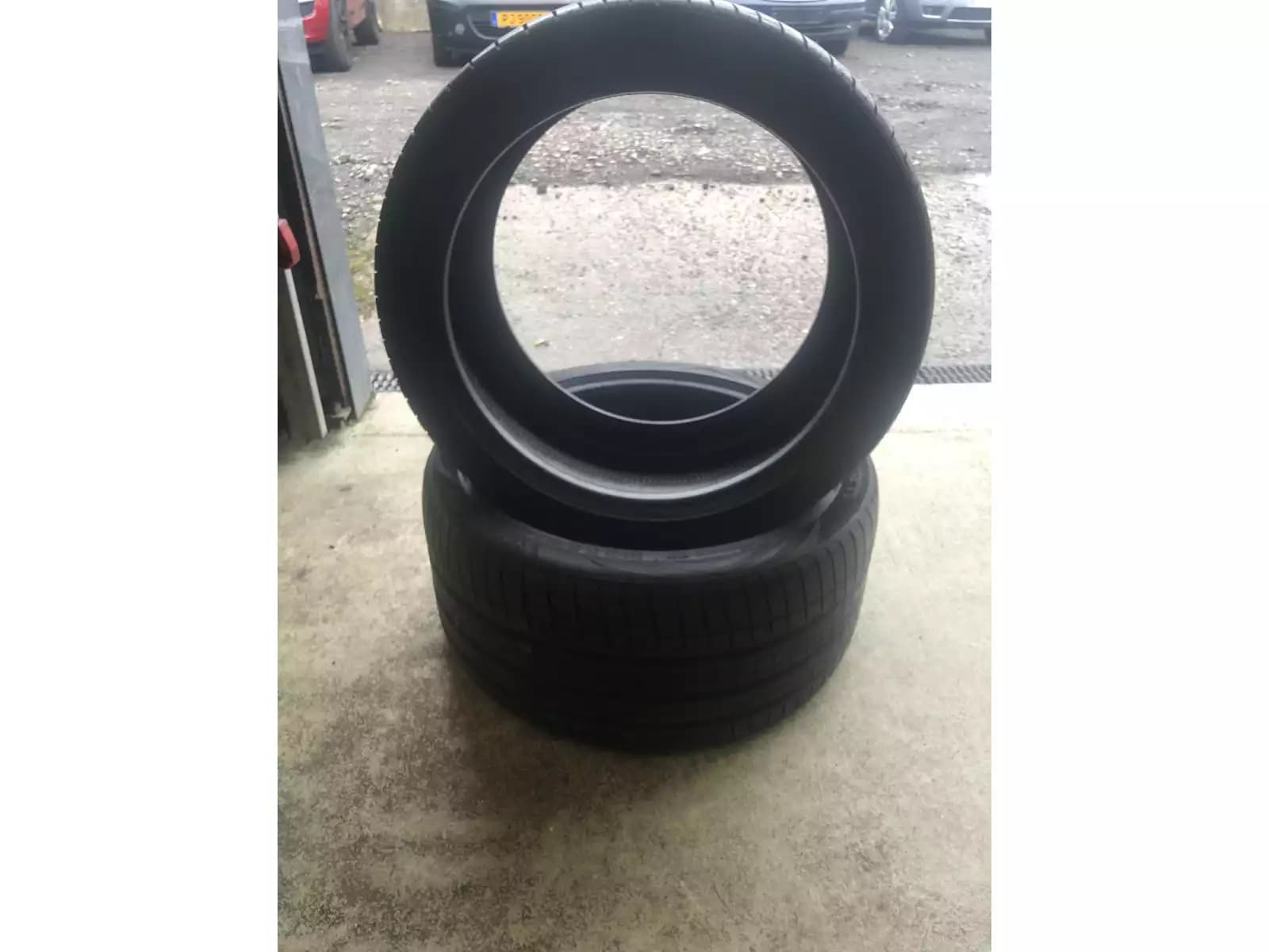 Pneus été 20 295/35 R20 105Y - Photo 1