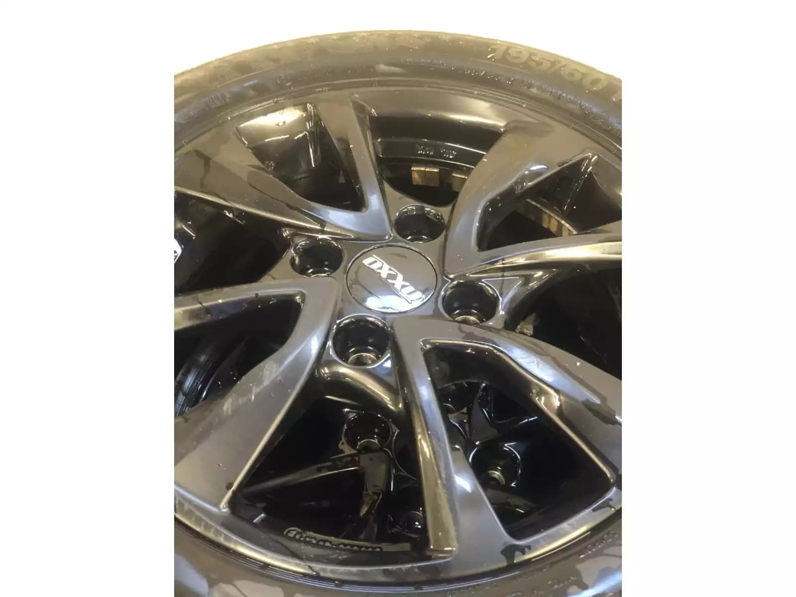 Jantes alu + Pneus hiver 15 195/60 R15 88T - Photo 1