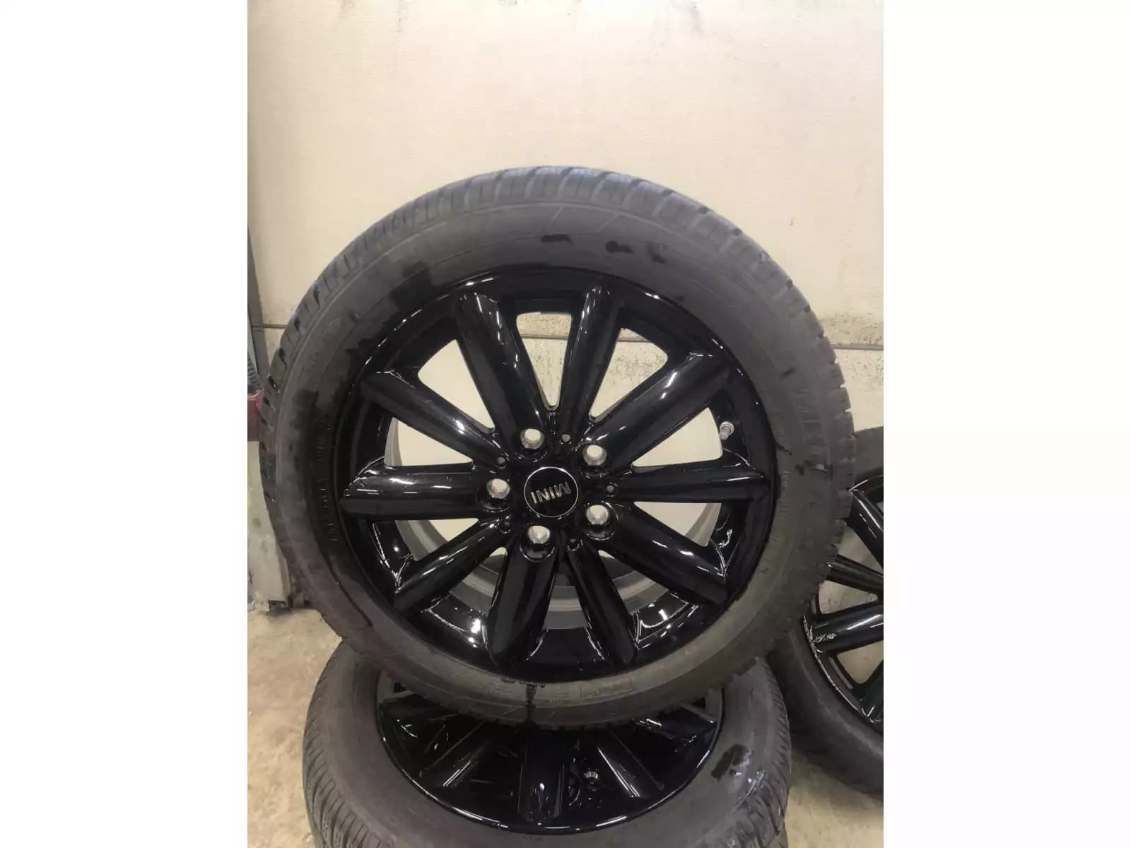 Jantes alu + Pneus hiver 16 175/60 R16 86H - Photo 1
