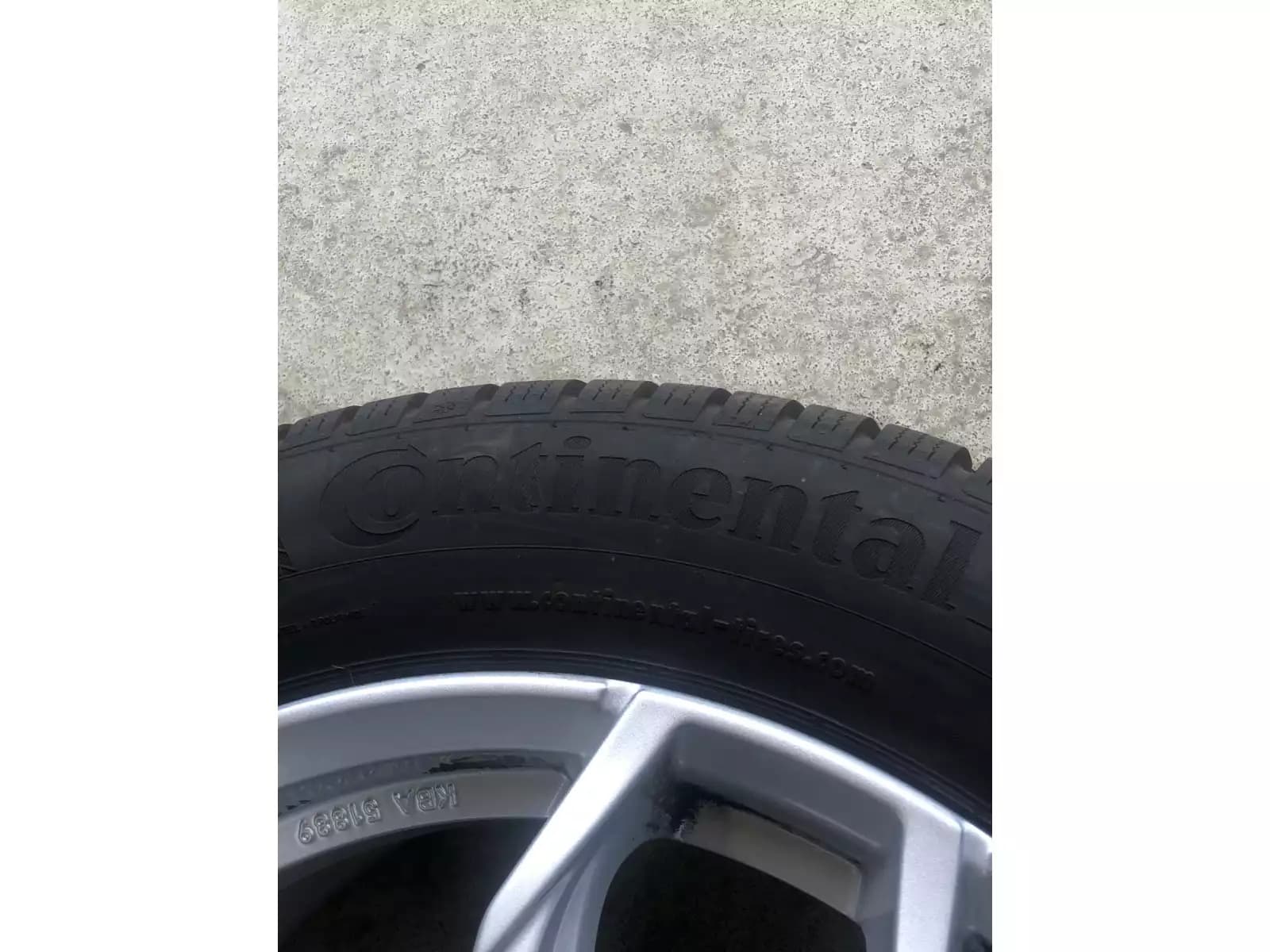 Jantes alu + Pneus hiver 17 225/55 R17 97H - Photo 1
