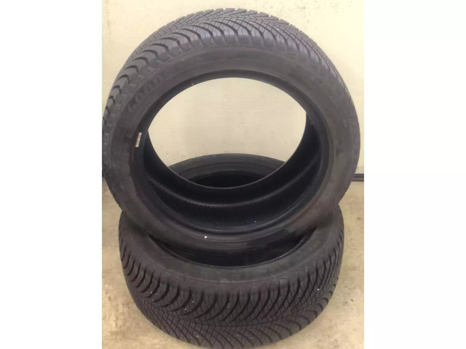 Pneus toutes saisons 16 215/45 R16 90V - Photo 1