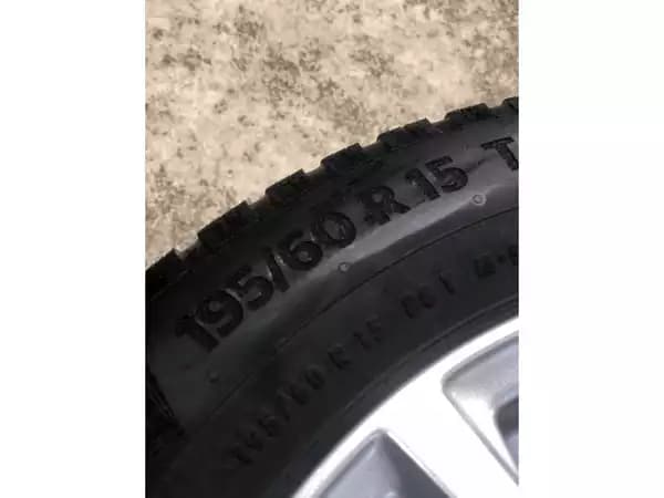 Jantes alu + Pneus hiver 15 195/60 R15 88T - Photo 2