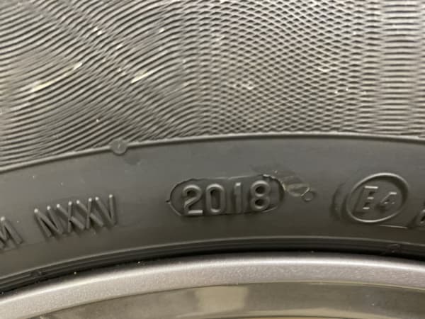 Jantes alu + Pneus hiver 16 215/60 R16 99H - Photo 2