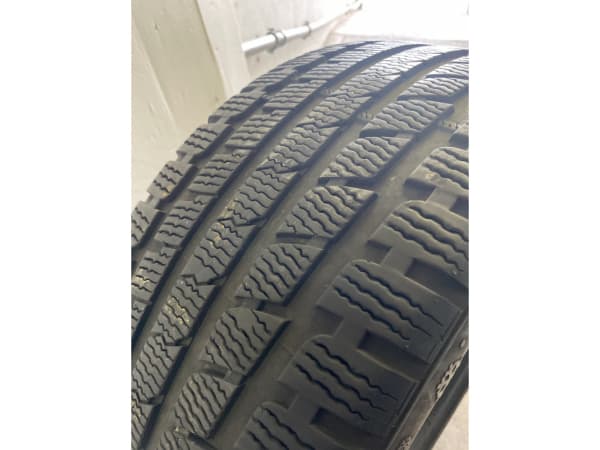 Pneus hiver 18 245/45 R18 100V - Photo 2