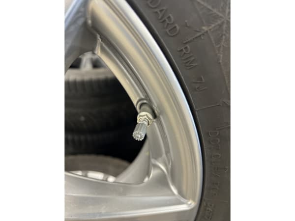 Jantes alu + Pneus hiver 17 215/55 R17 98H - Photo 3