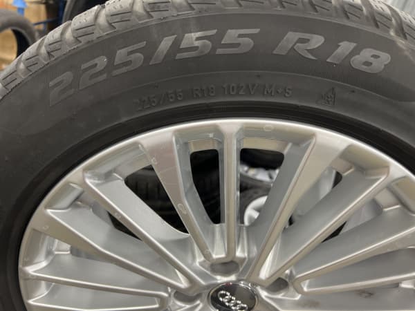 Jantes alu + Pneus hiver 19 225/55 R19 102V - Photo 3