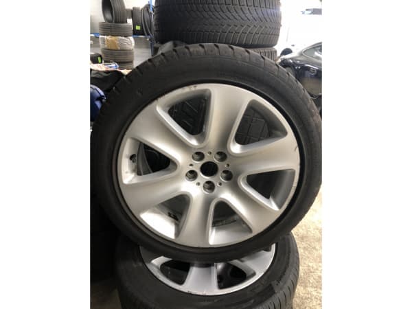 Jantes alu + Pneus hiver 18 245/45 R18 100W - Photo 2
