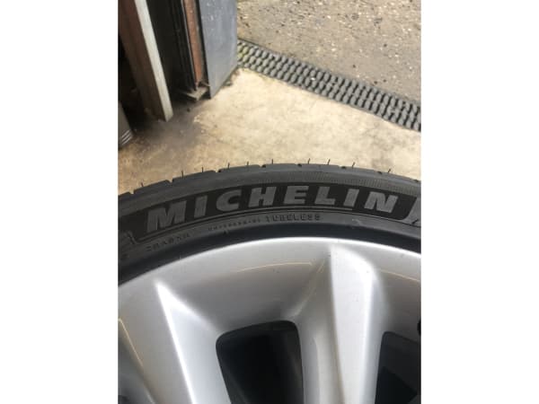 Jantes alu + Pneus été 17 255/40 R17 98Y - Photo 2