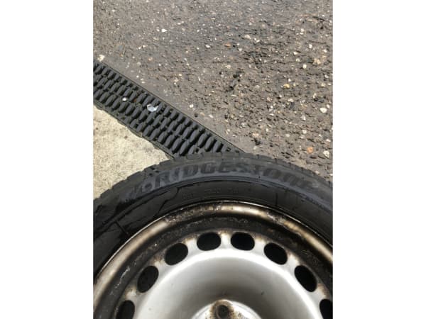 Jantes acier + Pneus hiver 16 205/60 R16 96H - Photo 2
