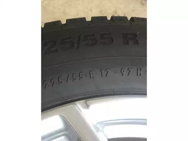 Jantes alu + Pneus hiver 17 225/55 R17 97H - Photo 3
