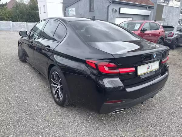BMW 520 DA PACK M 190CV - Photo 3