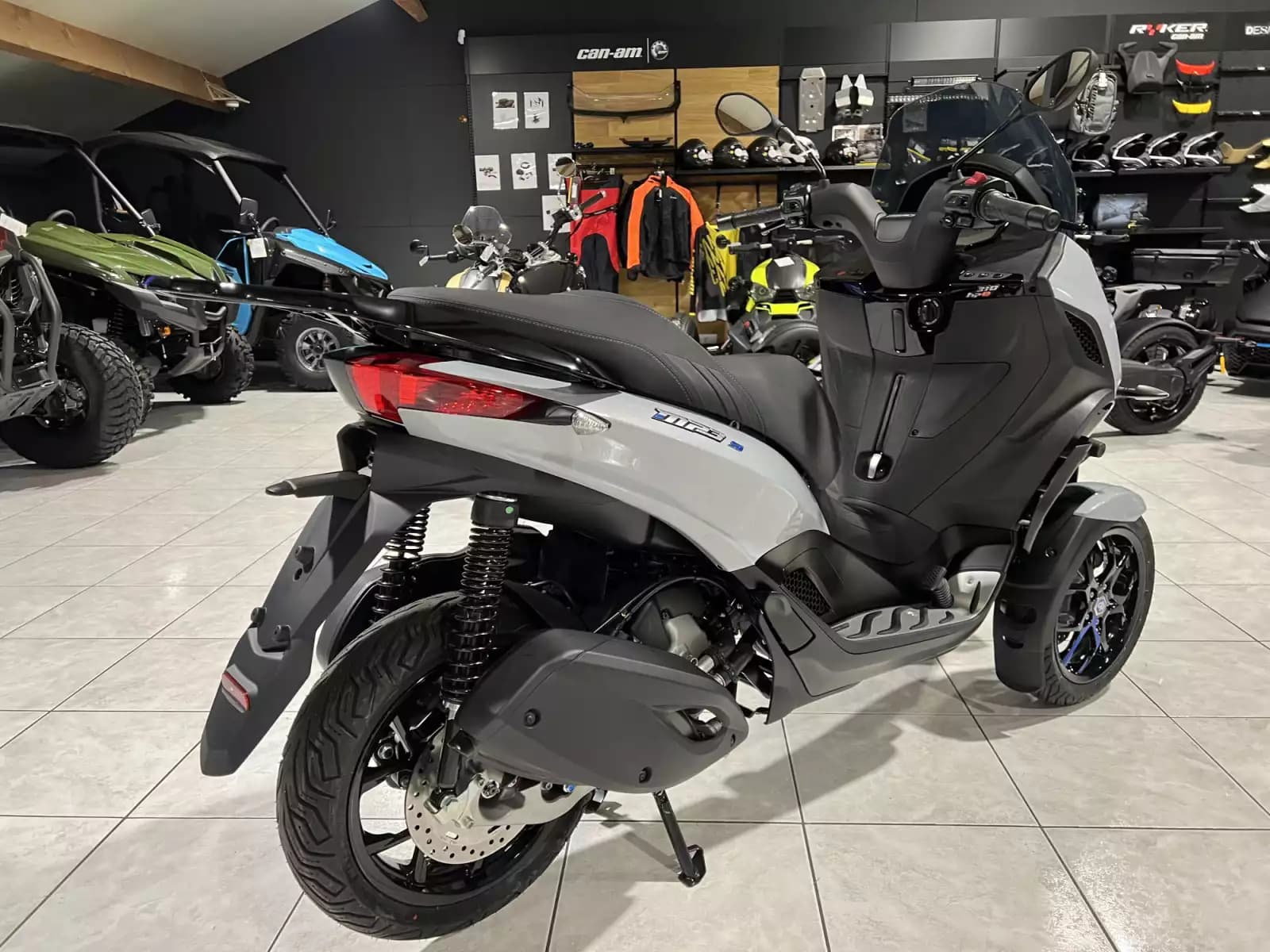 Piaggio MP3 310 SPORT - Photo 1