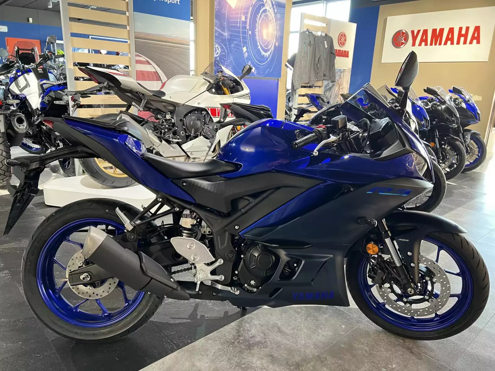 Yamaha YZF-R3 - Photo 1