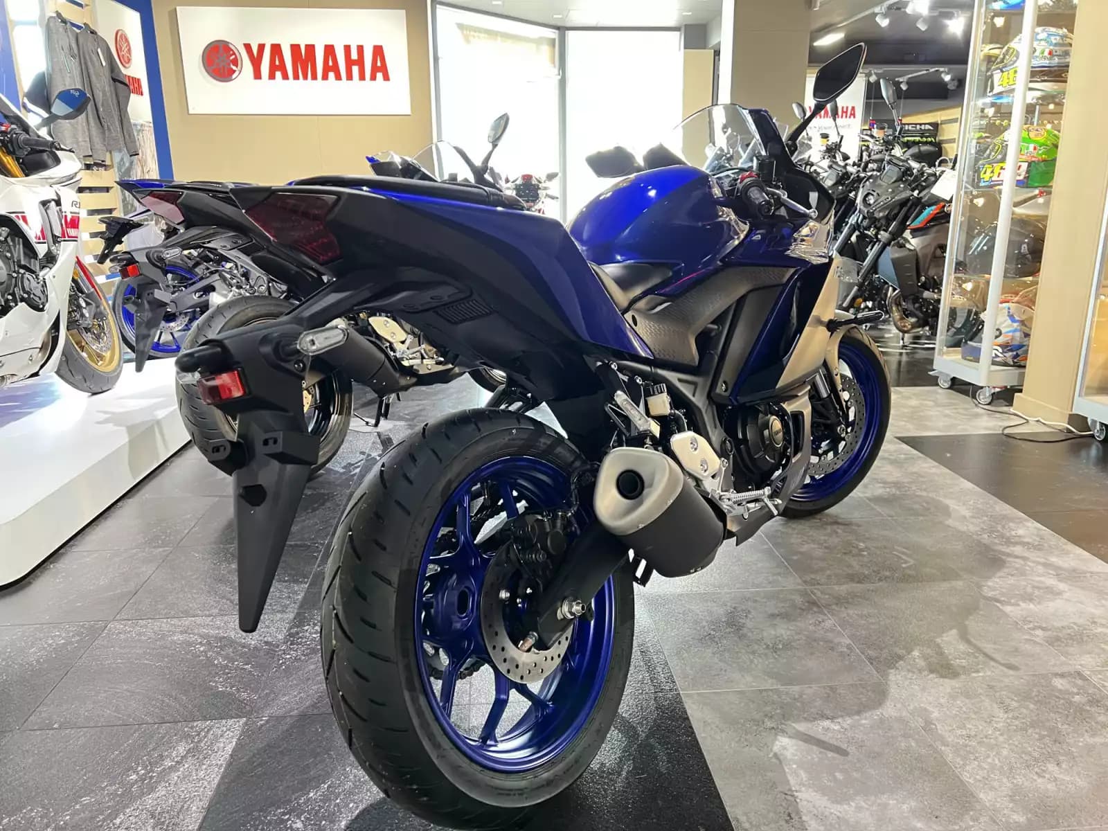 Yamaha YZF-R3 - Photo 1