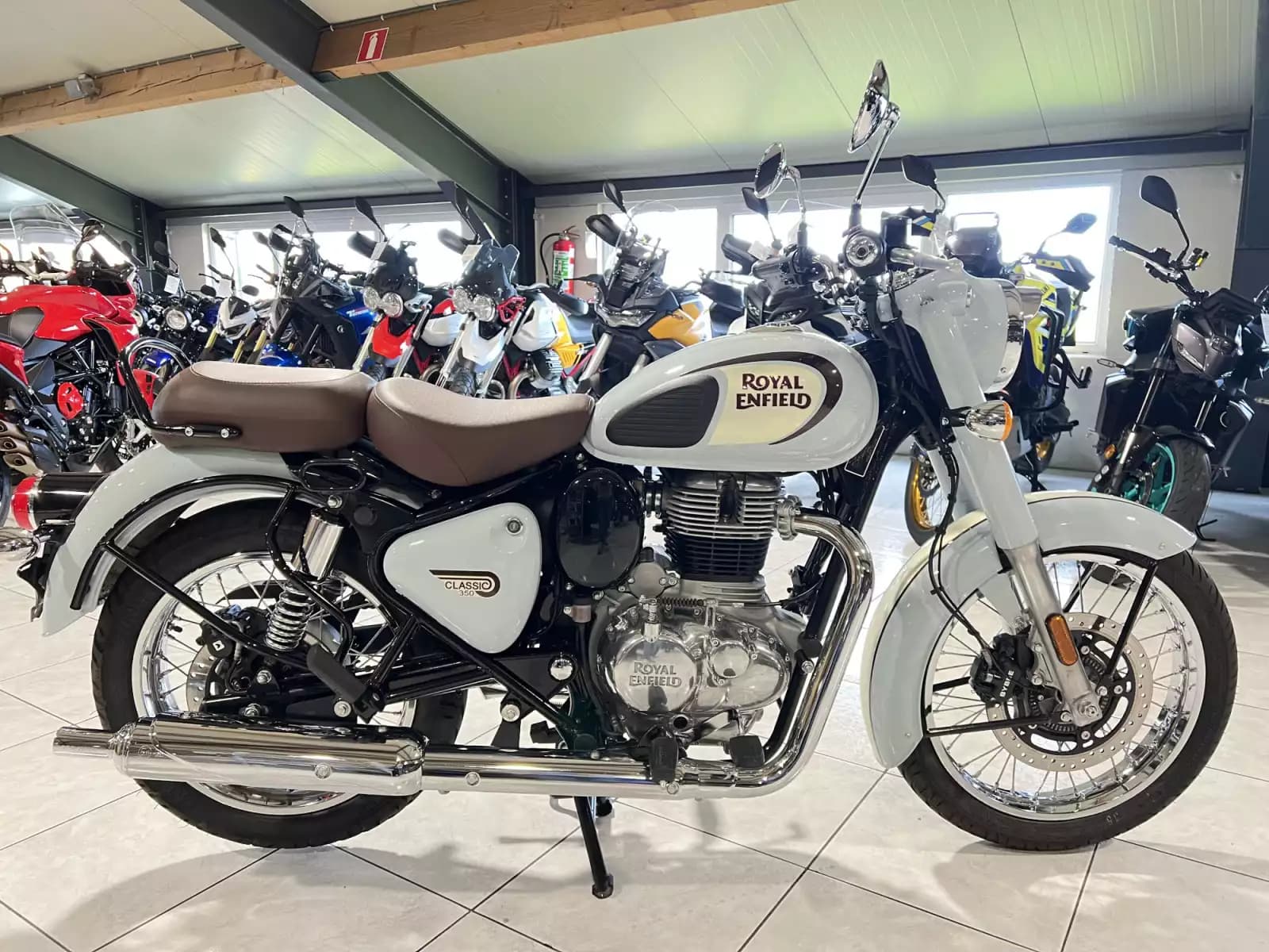Royal Enfield Classic 350 - Photo 1