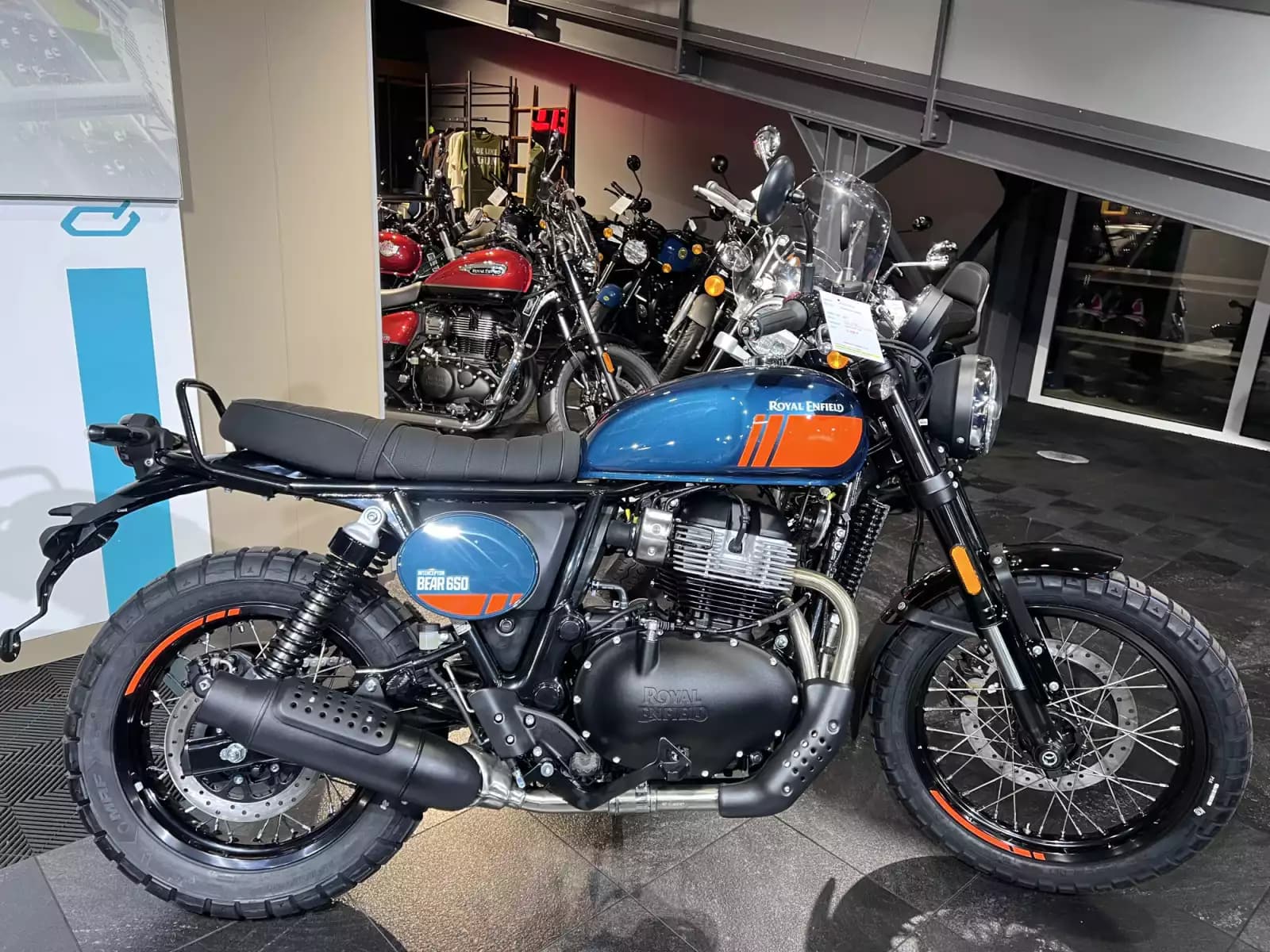 Royal Enfield Bear 650 Petrol Green - Photo 1