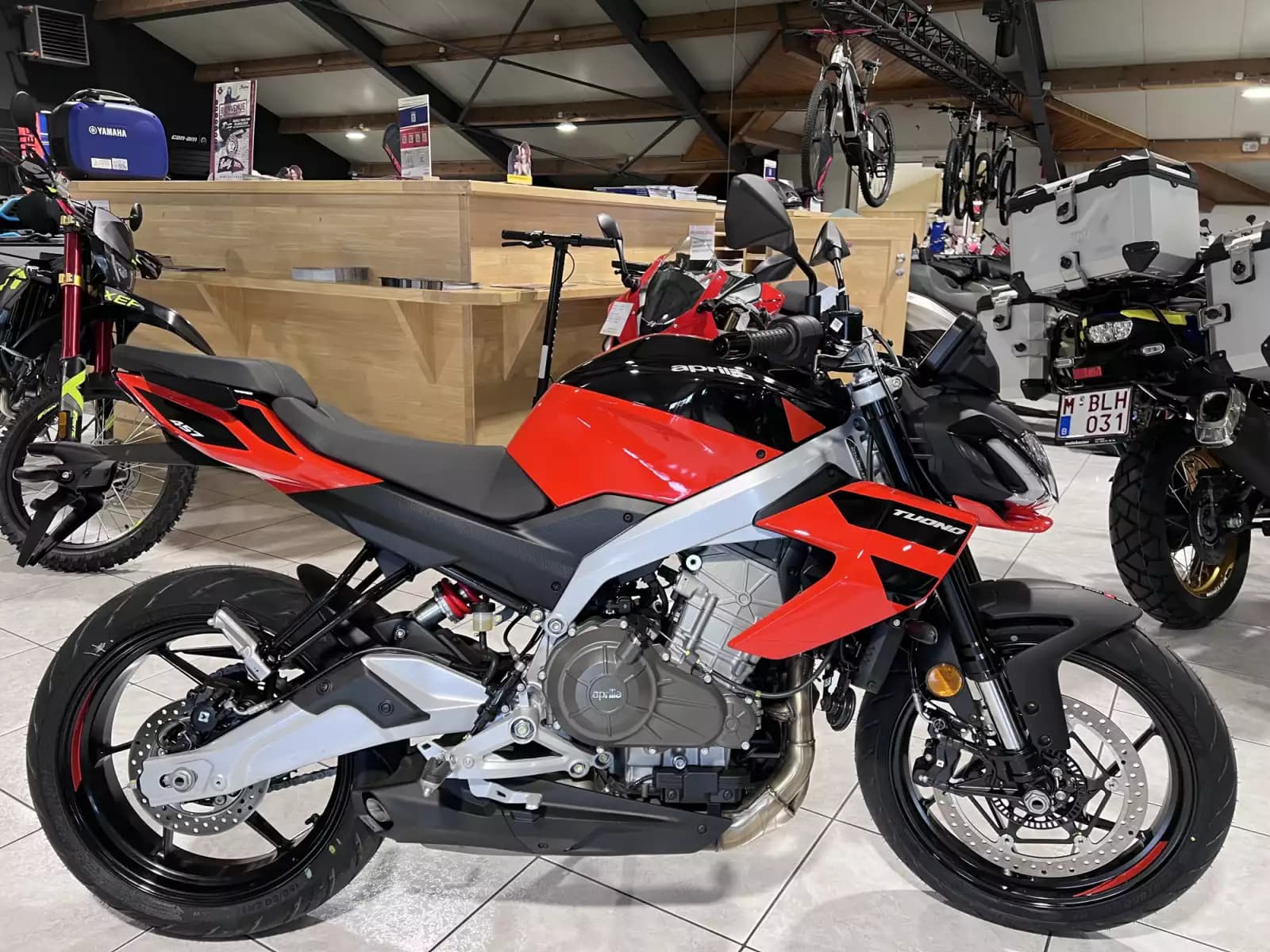 Aprilia TUONO 457 - Photo 1