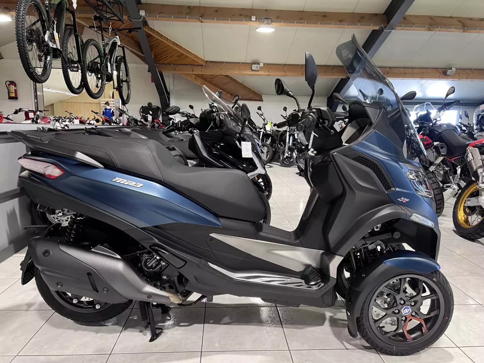 Piaggio MP3 530 - Photo 1