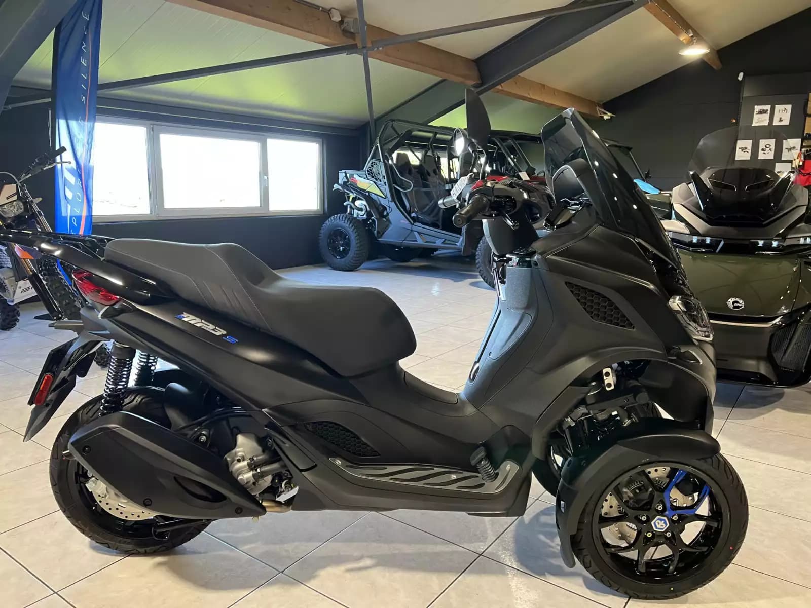 Piaggio MP3 310 SPORT - Photo 1