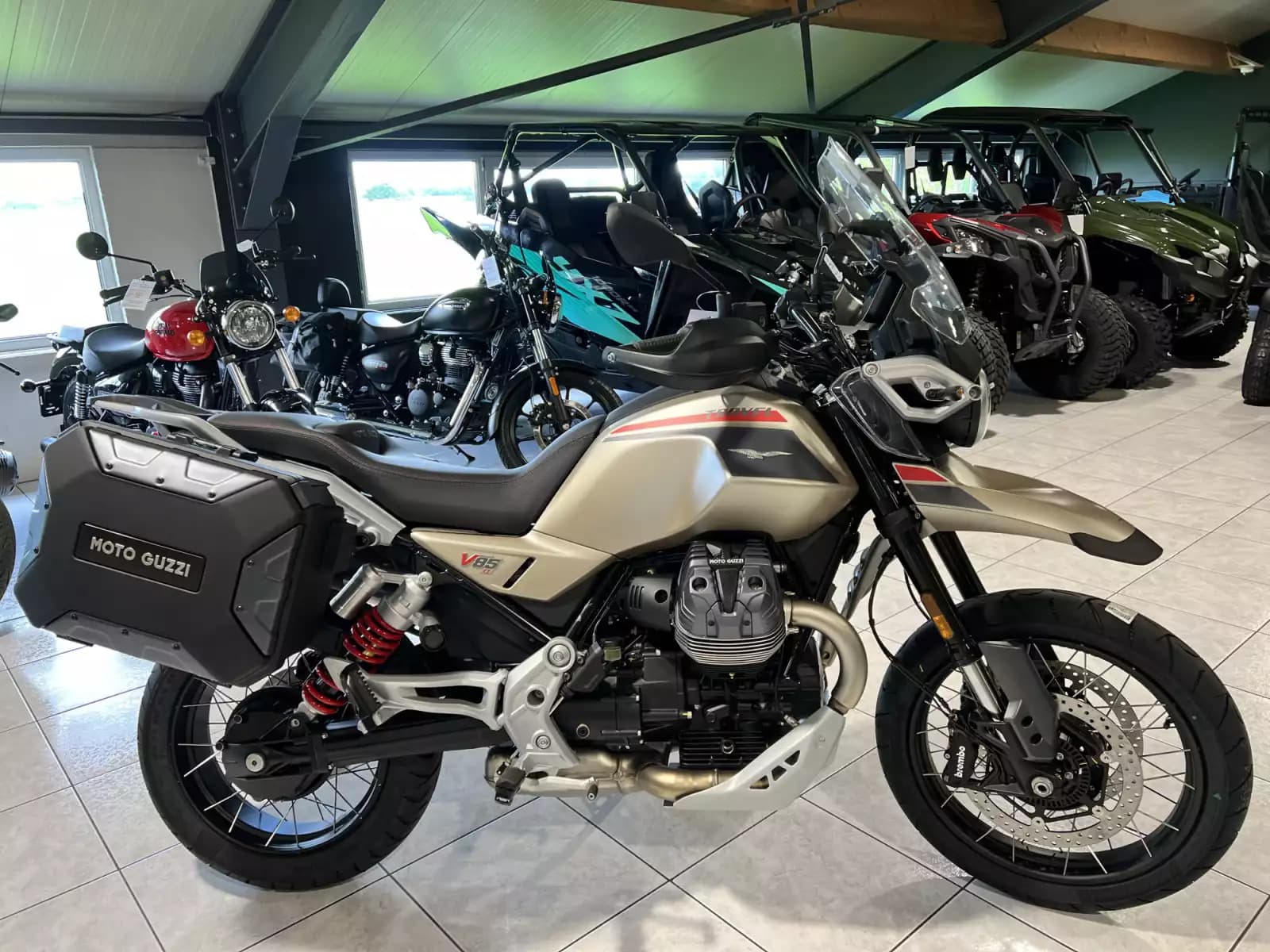 Moto Guzzi V 85 TT TRAVEL - Photo 1
