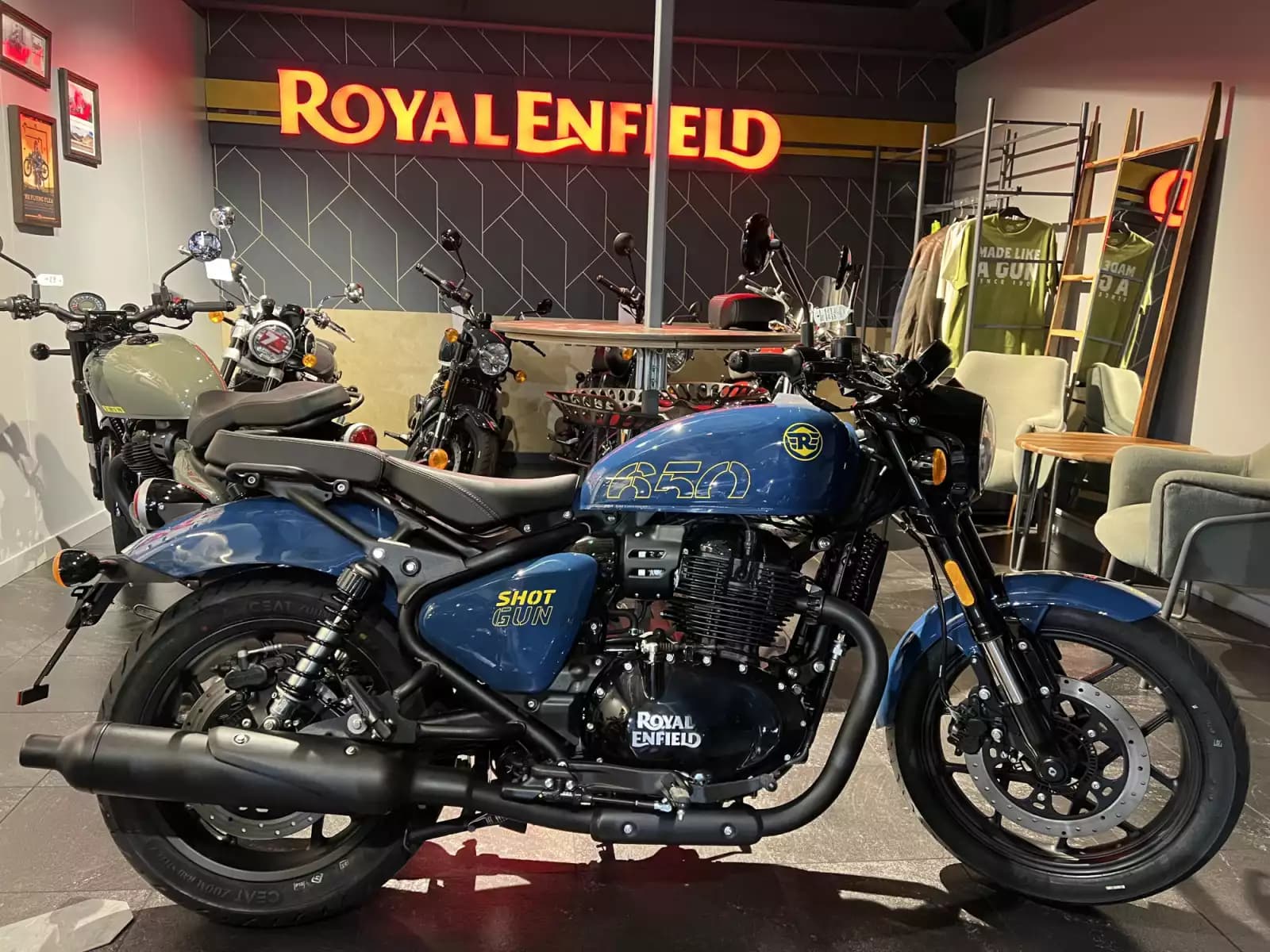 Royal Enfield Shotgun 650 plasma blue - Photo 1