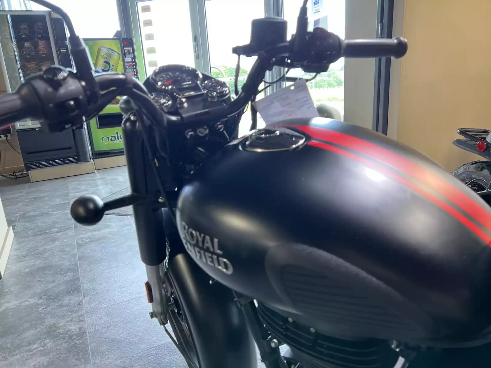 Royal Enfield Classic 350 Noir furtif foncé - Photo 1