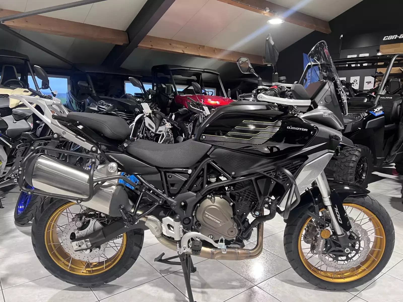 QJ Motor SRT 700 SX TOURING - Photo 1