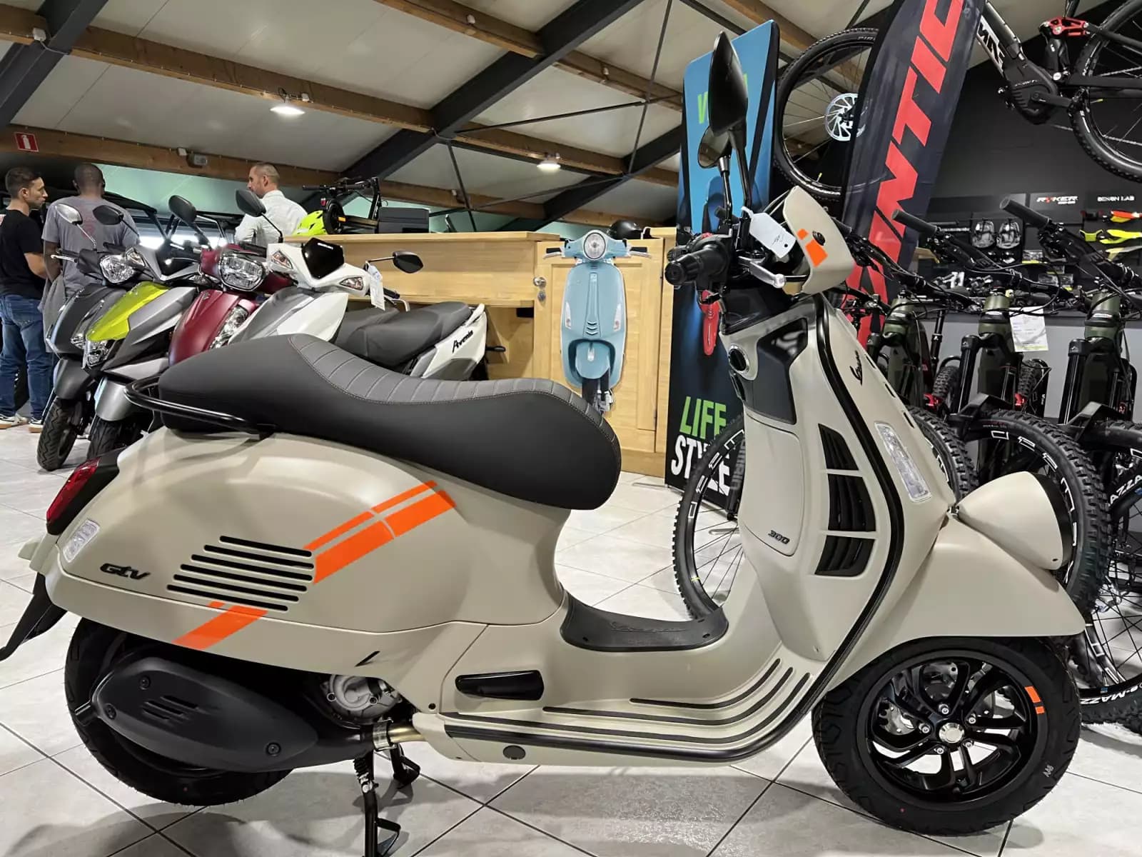 Vespa GTV 310 - Photo 1