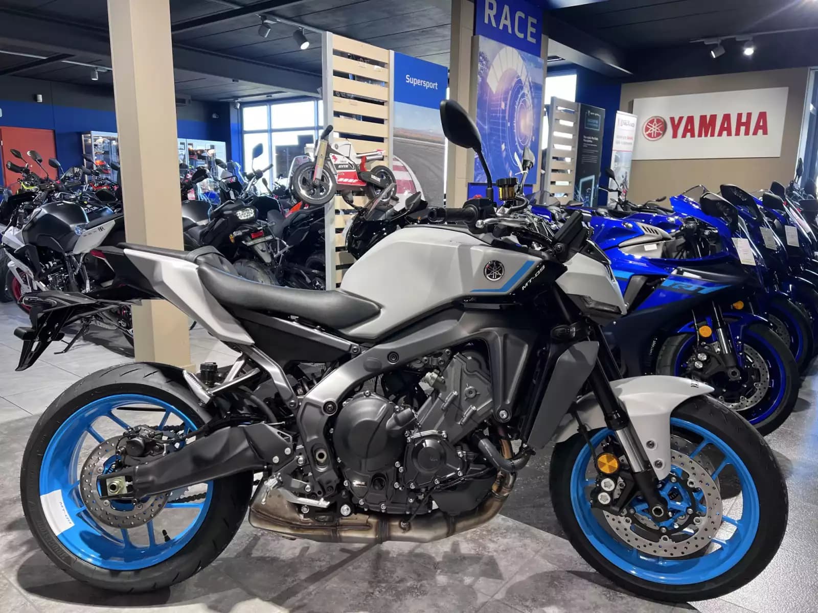 Yamaha MT-09 Y-AMT - Photo 1