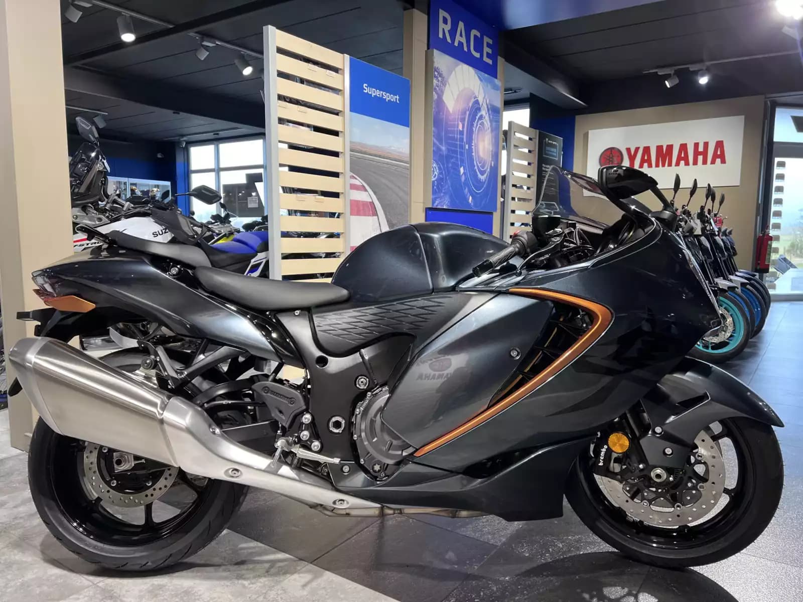 Suzuki Hayabusa 1300 - Photo 1