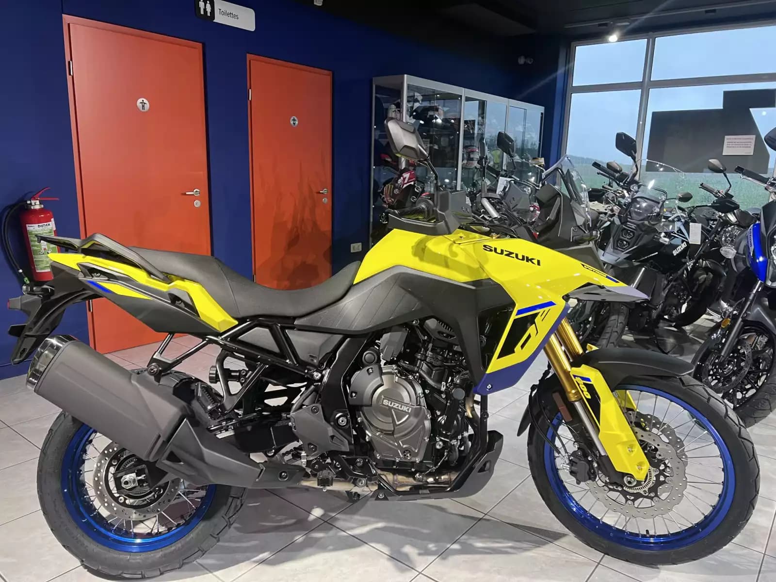 Suzuki V-Strom 800DE DE - Photo 1