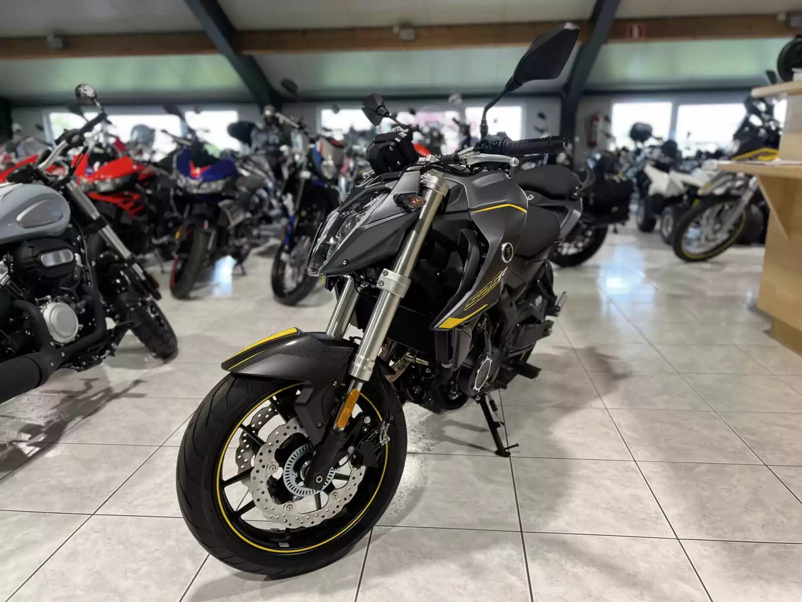 Voge 525R GRIS - Photo 1