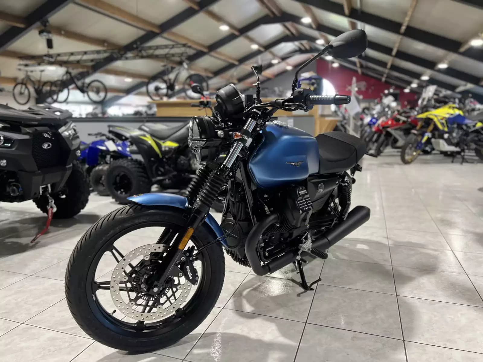 Moto Guzzi V 7 STONE - Photo 1
