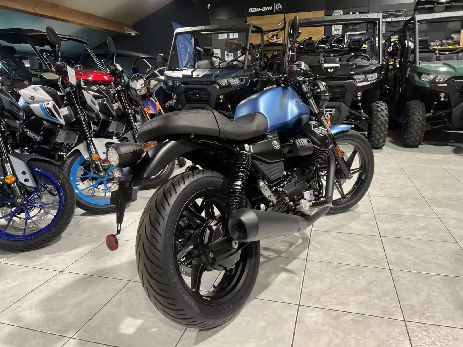 Moto Guzzi V 7 STONE - Photo 1