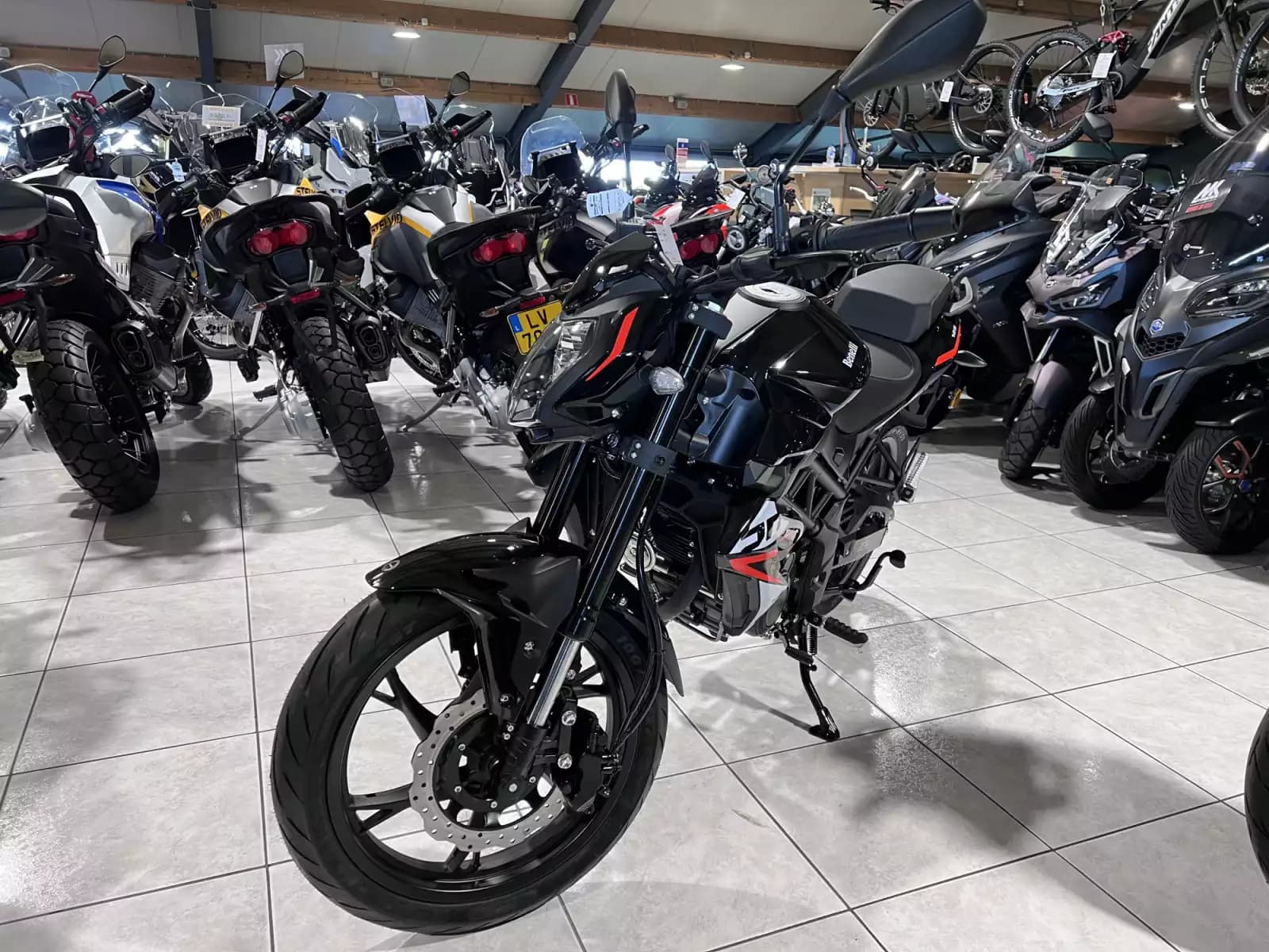 Benelli BN 125 - Photo 1