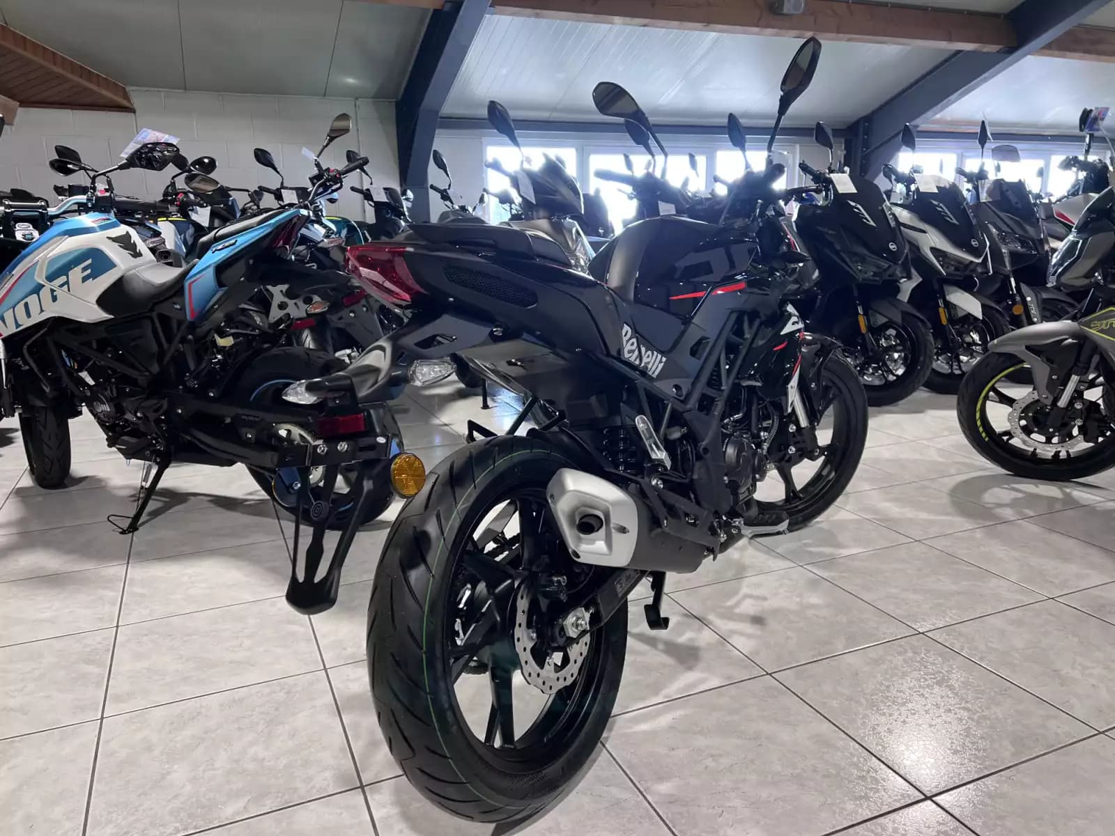 Benelli BN 125 - Photo 1