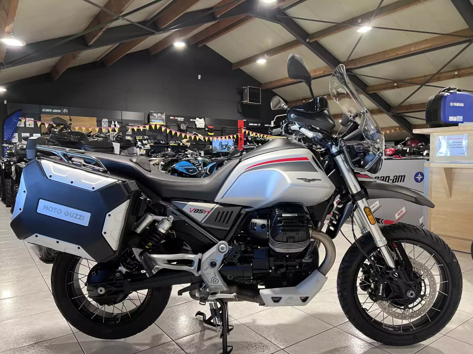 Moto Guzzi V 85 TT TRAVEL 35 KW - Photo 1