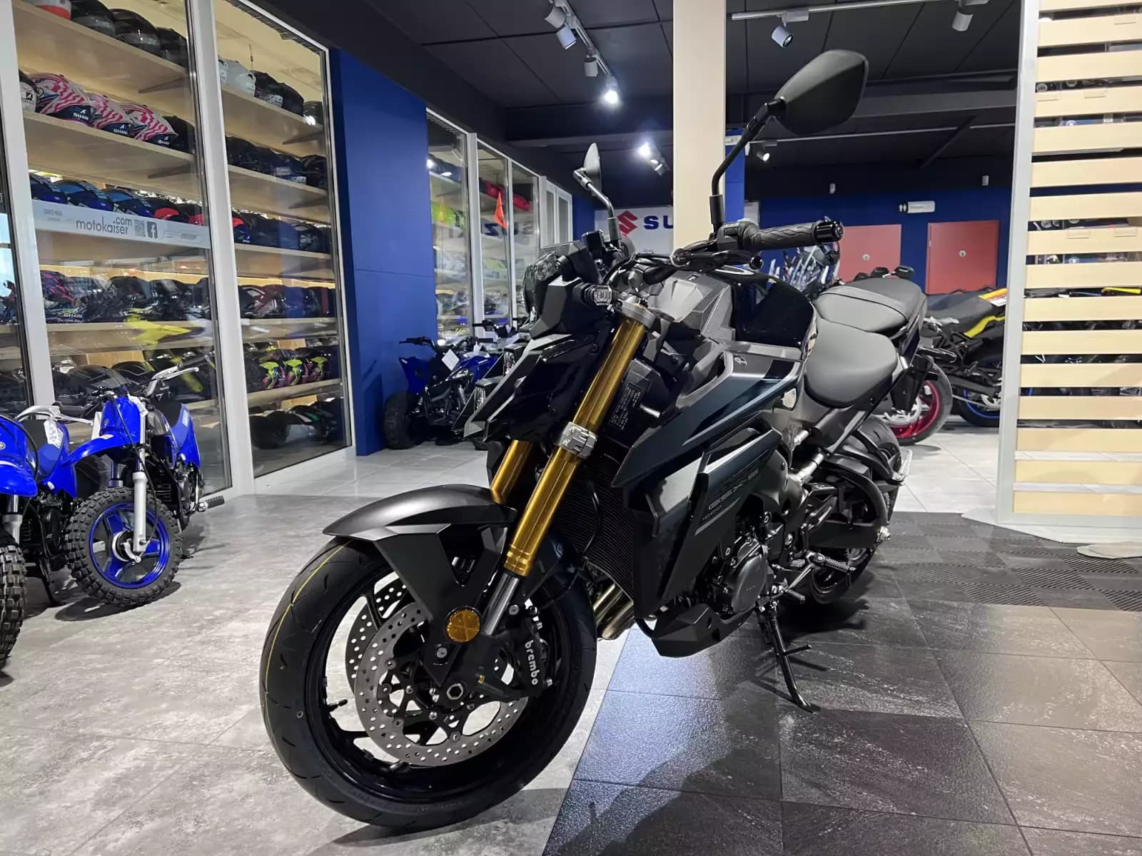 Suzuki GSX-S 1000 - Photo 1