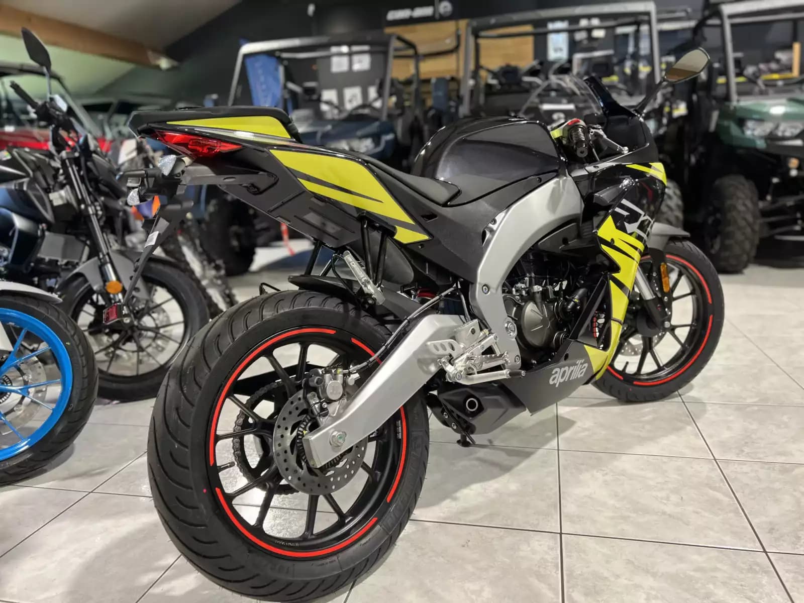 Aprilia RS 125 - Photo 1