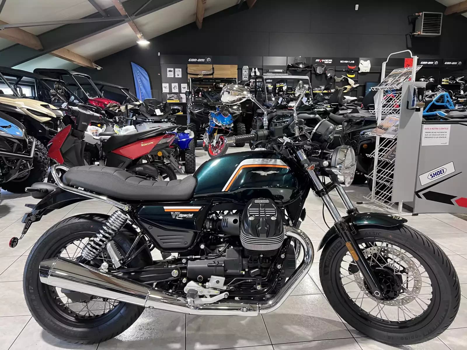 Moto Guzzi V 7 SPECIAL - Photo 1