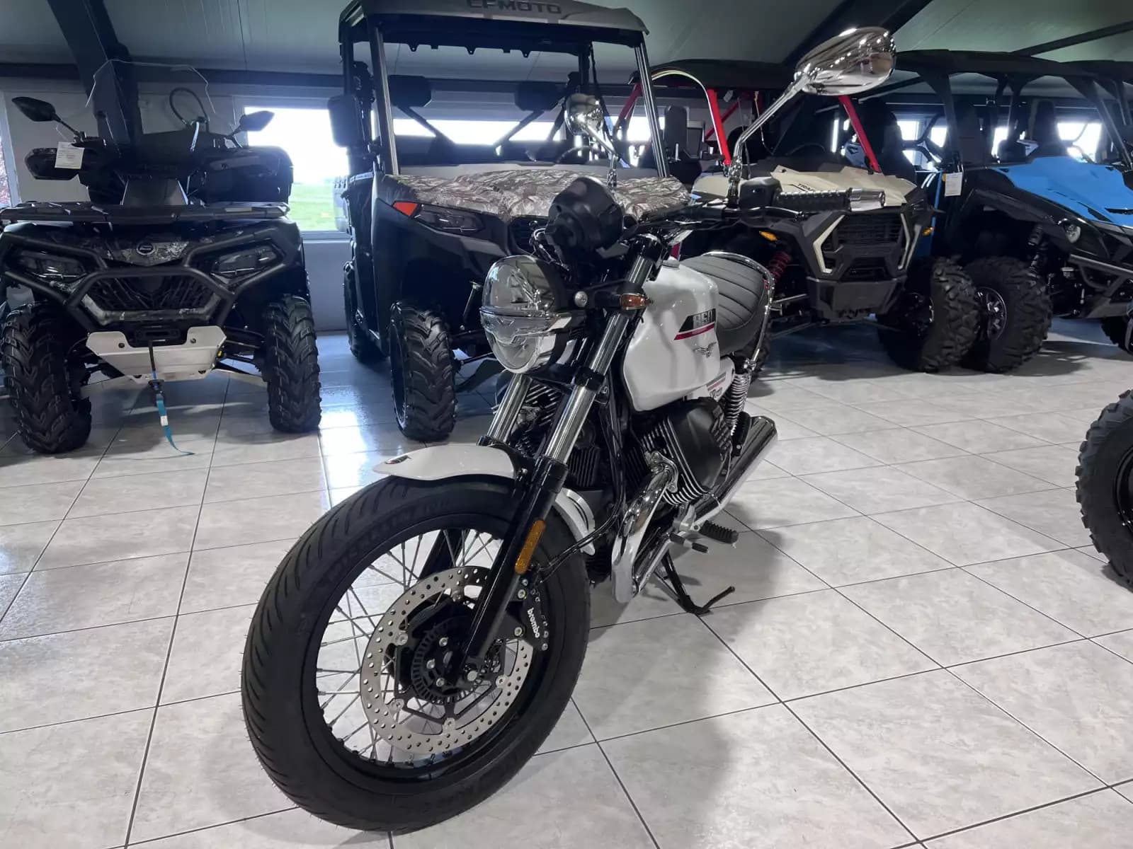 Moto Guzzi V 7 SPECIAL - Photo 1